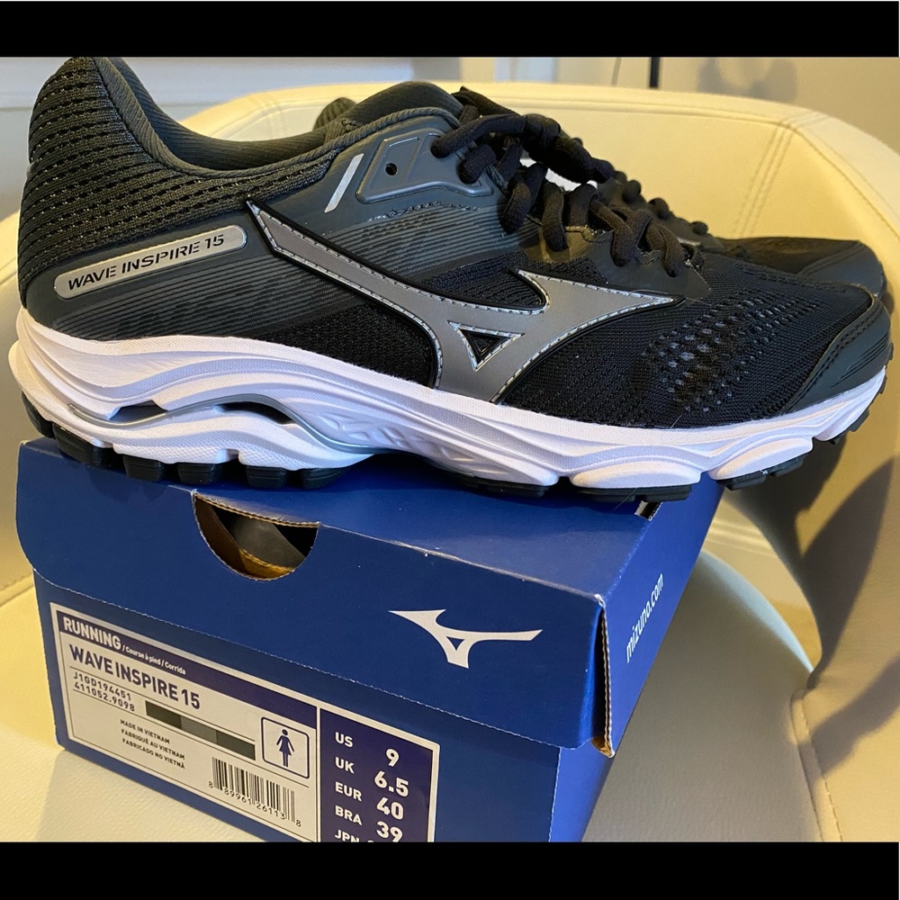 Mizuno Wave Inspire 15 size 9